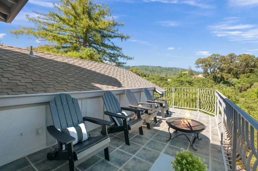 15217 Sobey Road Saratoga, CA 95070