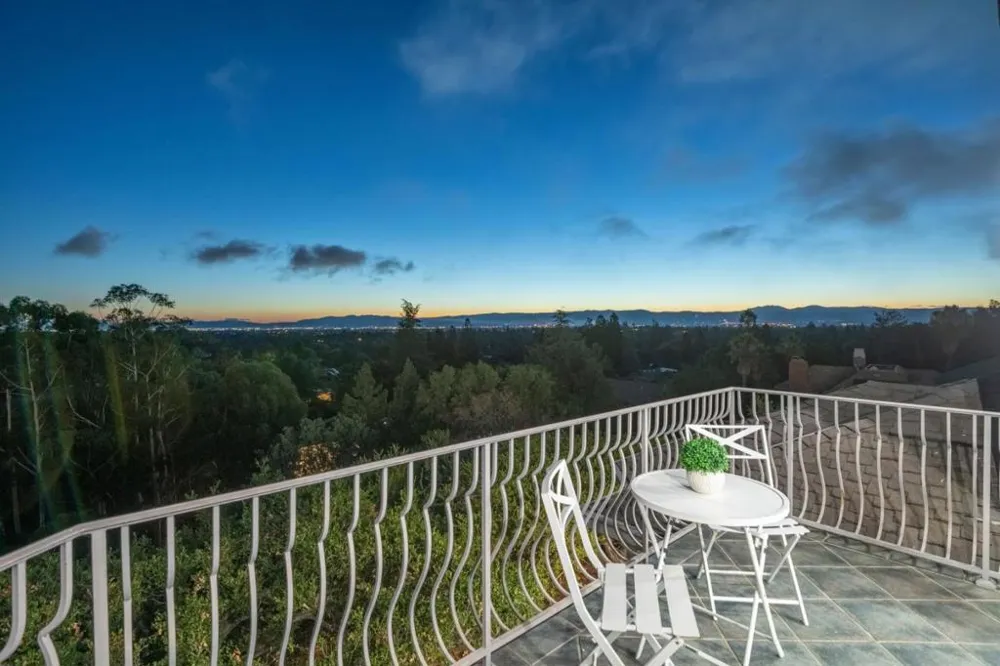 15217 Sobey Road Saratoga, CA 95070