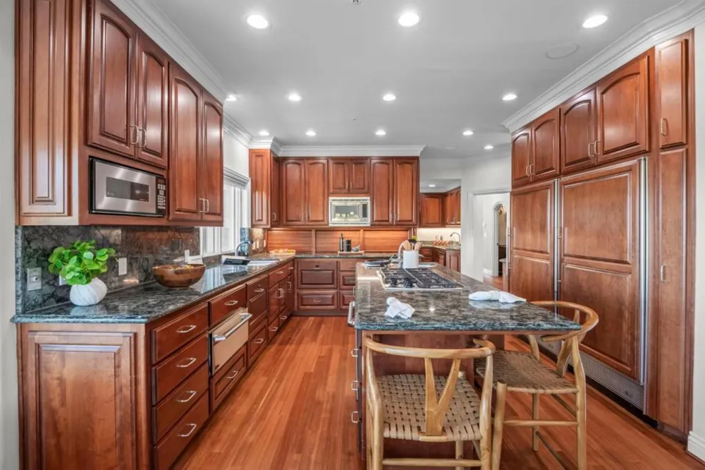 15217 Sobey Road Saratoga, CA 95070
