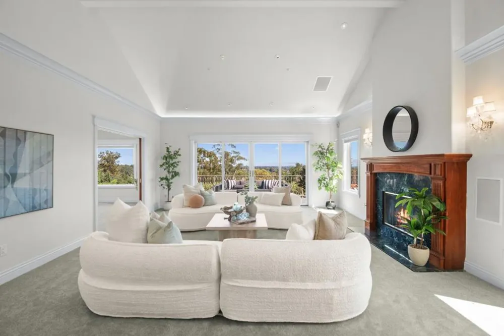15217 Sobey Road Saratoga, CA 95070