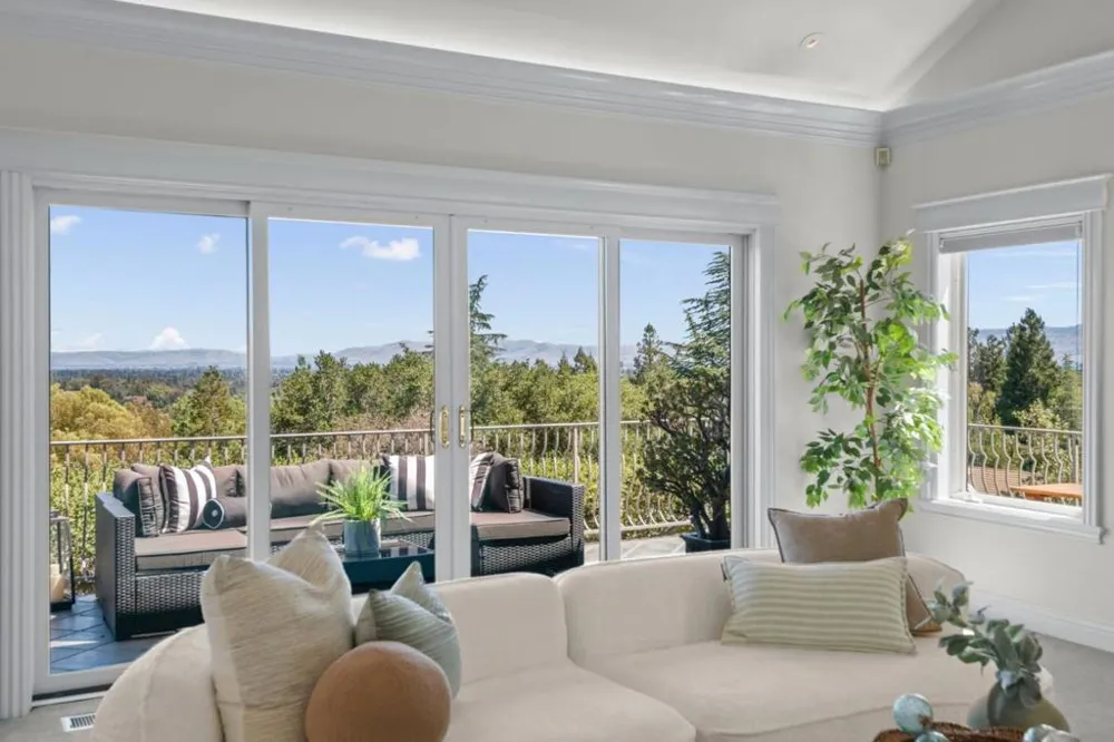 15217 Sobey Road Saratoga, CA 95070
