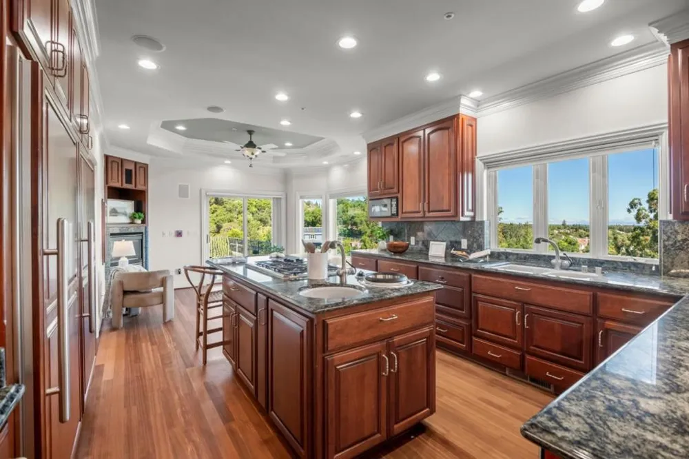15217 Sobey Road Saratoga, CA 95070