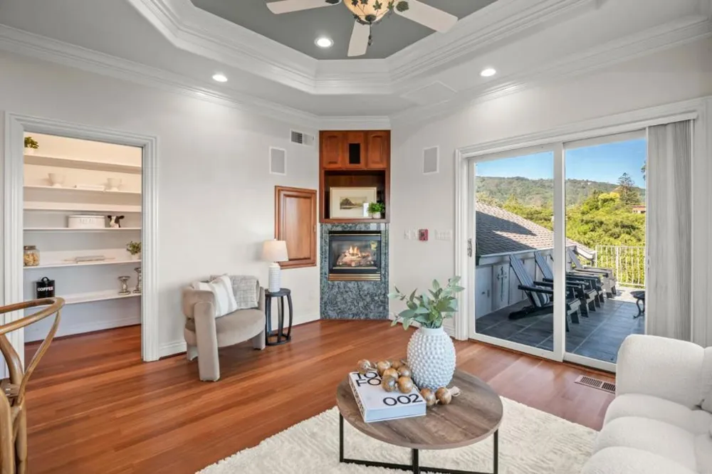 15217 Sobey Road Saratoga, CA 95070