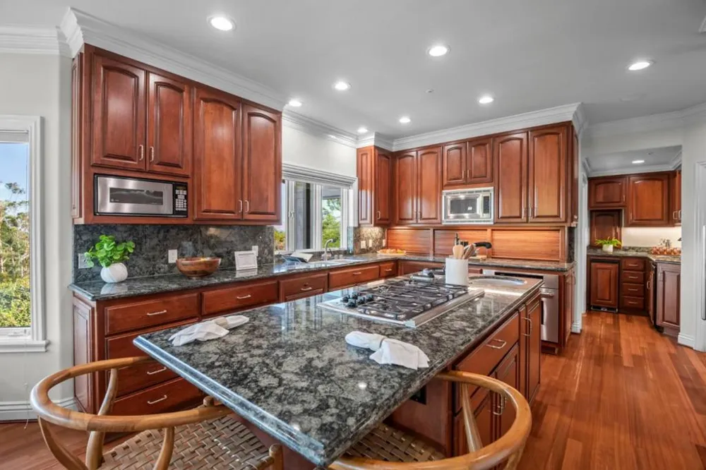 15217 Sobey Road Saratoga, CA 95070