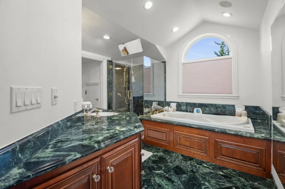 15217 Sobey Road Saratoga, CA 95070