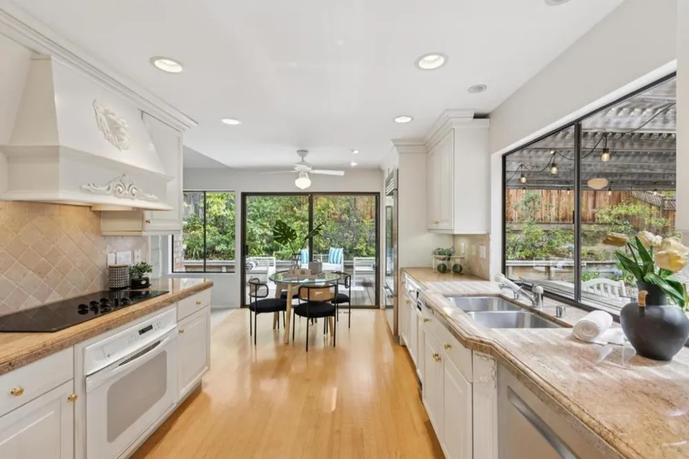 17288 Eaton Lane Monte Sereno, CA 95030