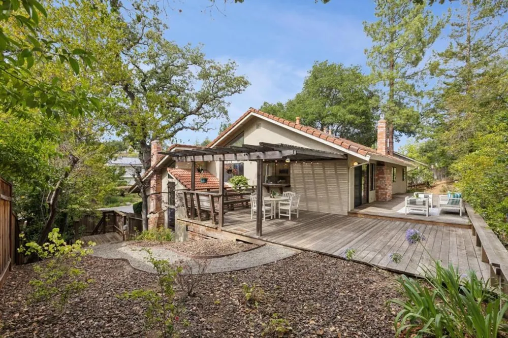 17288 Eaton Lane Monte Sereno, CA 95030