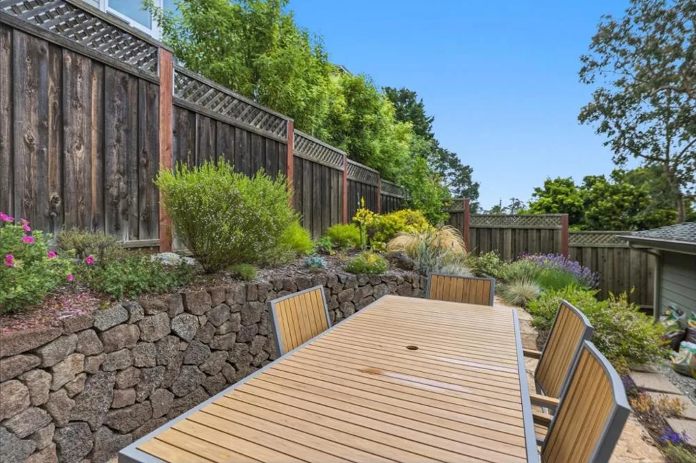 398 San Carlos Avenue El Granada, CA 94018