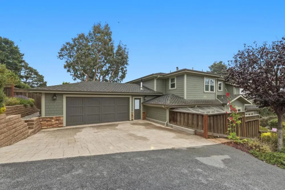 398 San Carlos Avenue El Granada, CA 94018