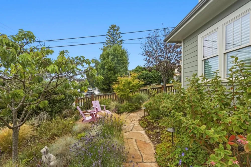 398 San Carlos Avenue El Granada, CA 94018