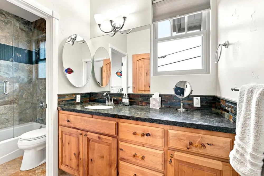 398 San Carlos Avenue El Granada, CA 94018
