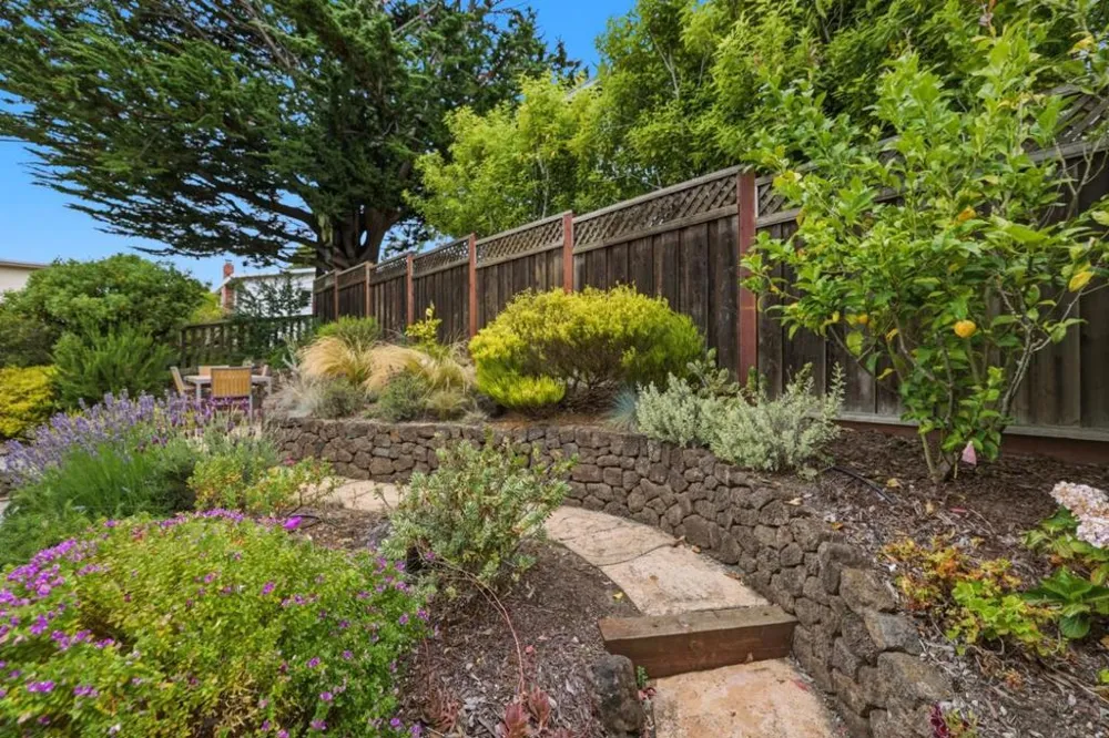 398 San Carlos Avenue El Granada, CA 94018