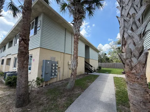 510 GOLDEN RAINTREE PLACE