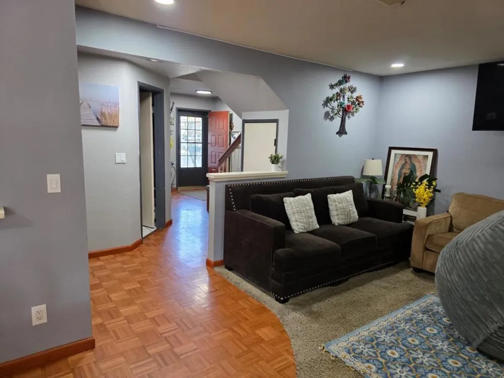 7075 Princevalle Street Gilroy, CA 95020