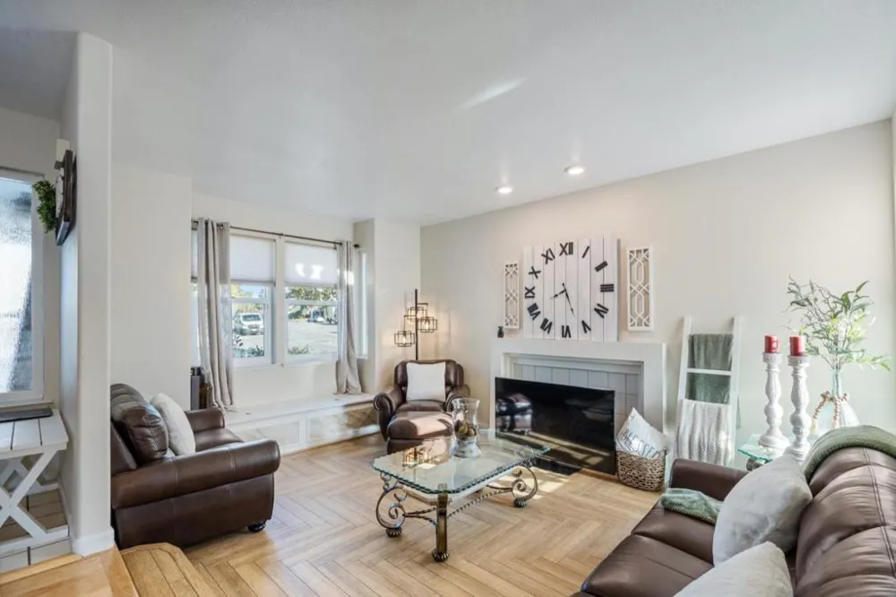 1090 Los Altos Drive Hollister, CA 95023