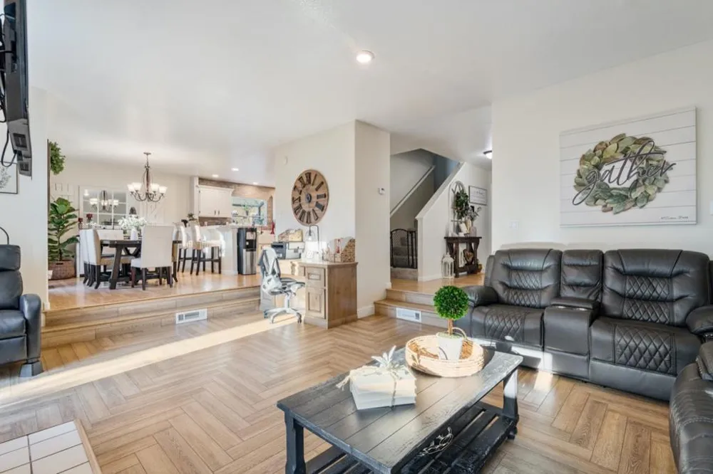 1090 Los Altos Drive Hollister, CA 95023