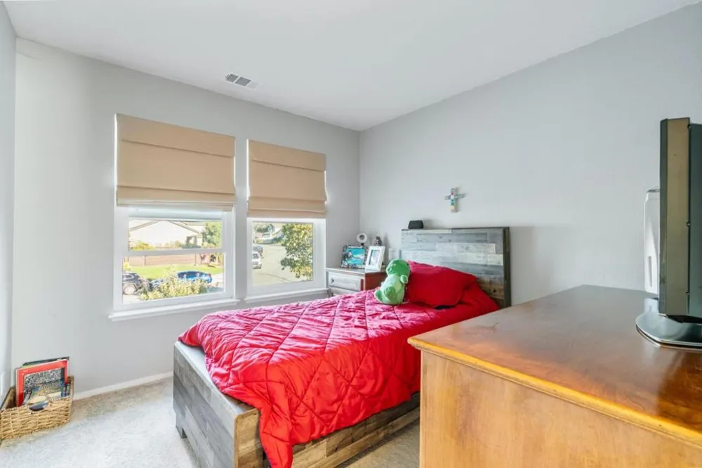 1090 Los Altos Drive Hollister, CA 95023