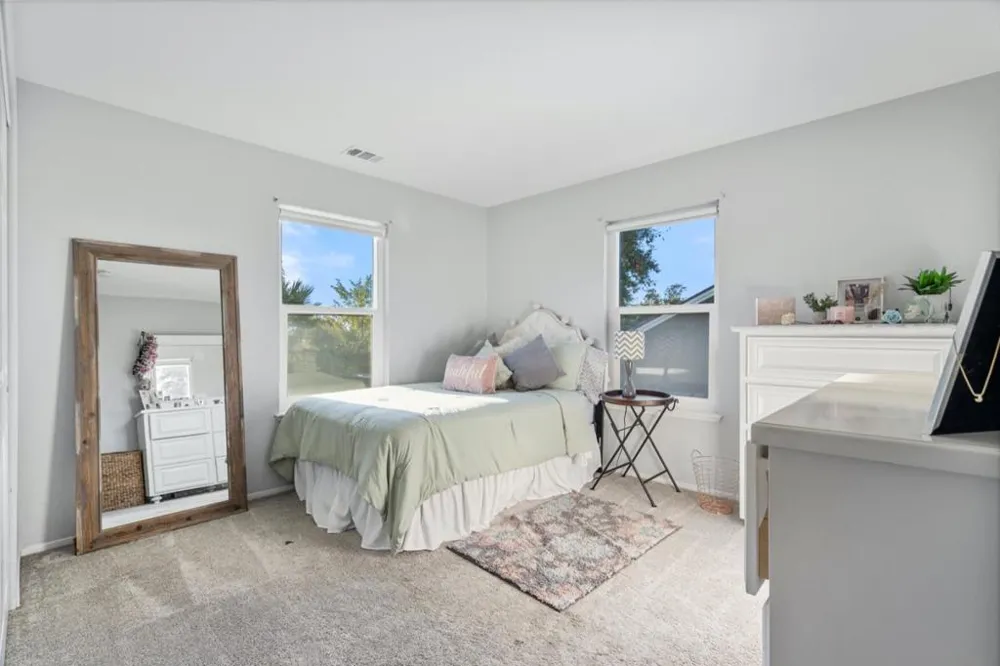 1090 Los Altos Drive Hollister, CA 95023