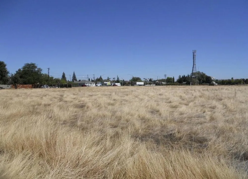 7825 Robinette Road Sacramento, CA 95828