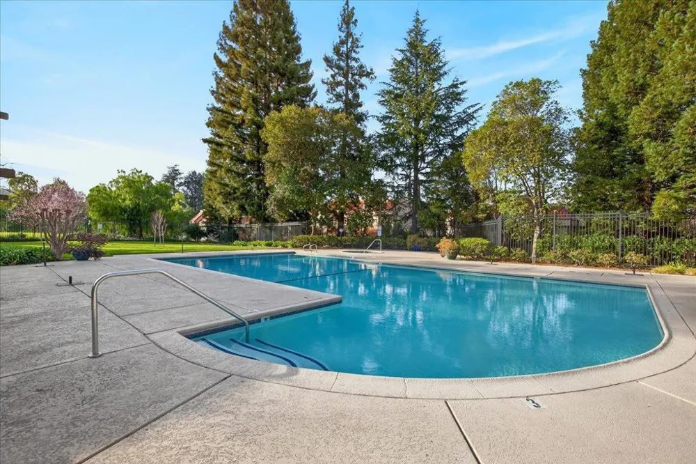 582 Pimlico Court Walnut Creek, CA 94597