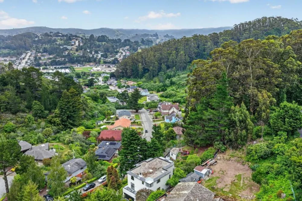 1523 Perez Dr Pacifica, CA 94044