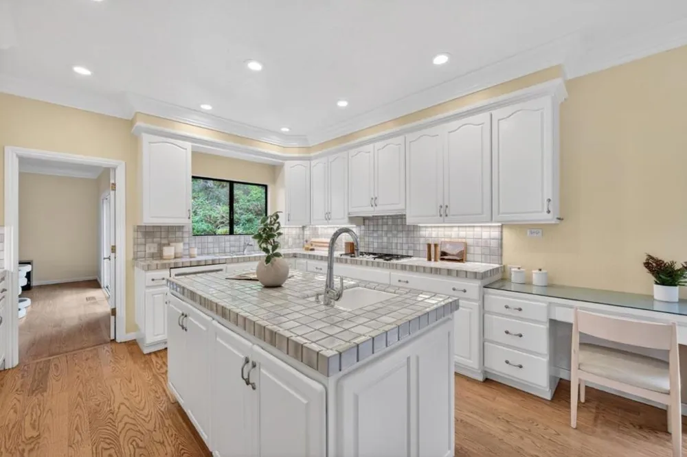 1523 Perez Dr Pacifica, CA 94044