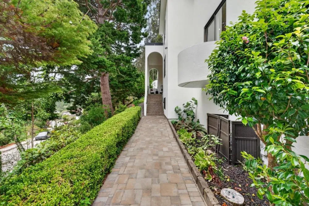 1523 Perez Dr Pacifica, CA 94044