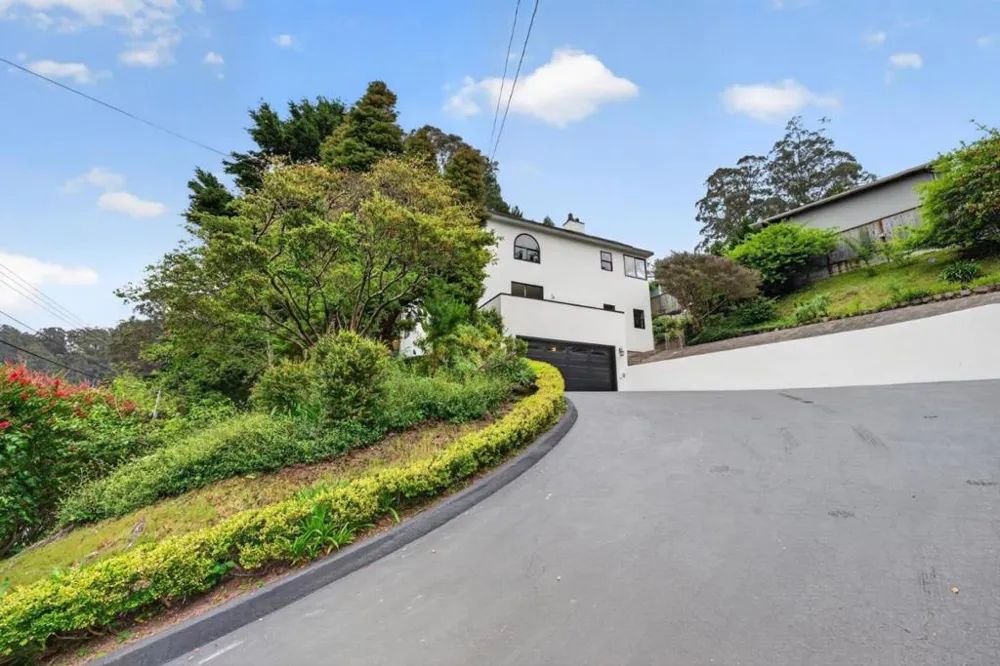 1523 Perez Dr Pacifica, CA 94044