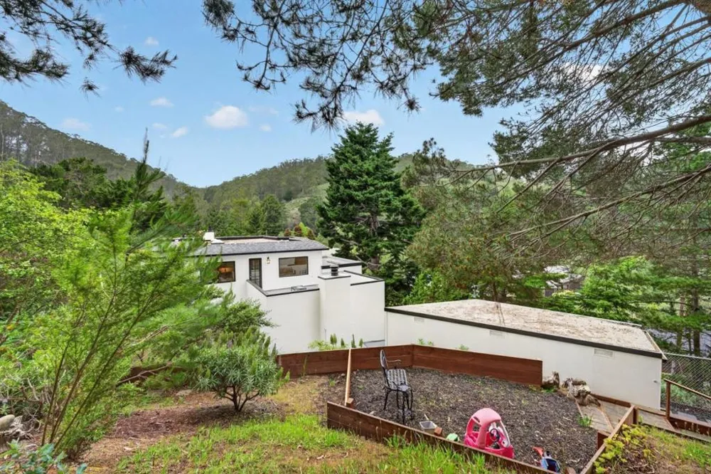 1523 Perez Dr Pacifica, CA 94044