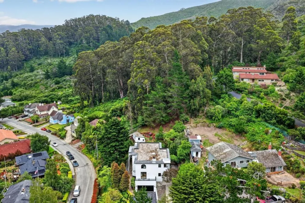 1523 Perez Dr Pacifica, CA 94044