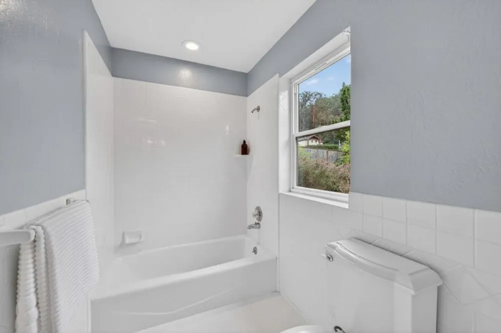 1523 Perez Dr Pacifica, CA 94044
