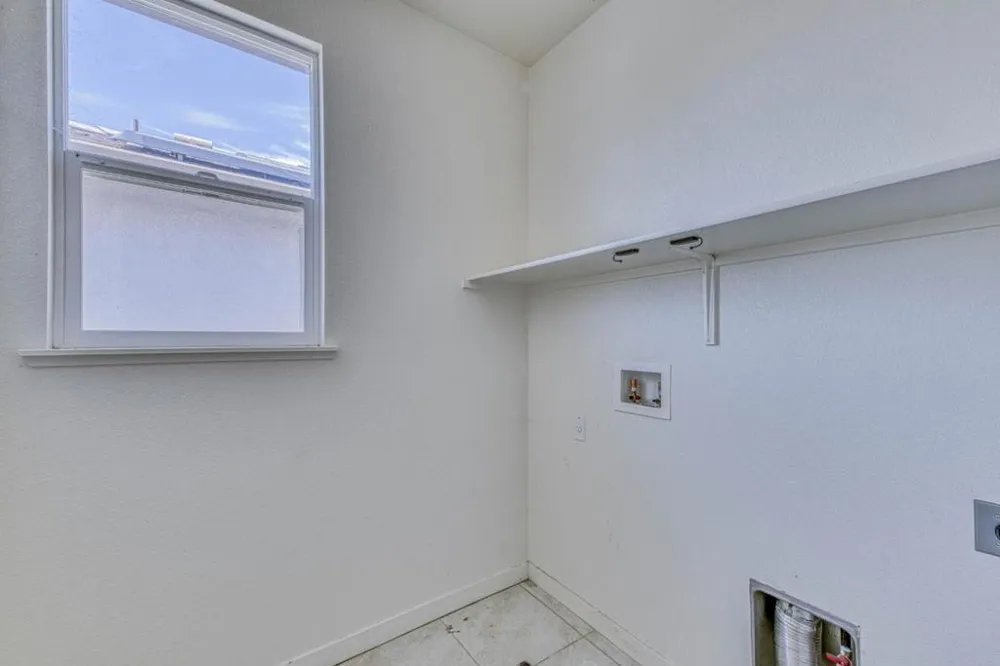271 Lamplighter Lane Hollister, CA 95023