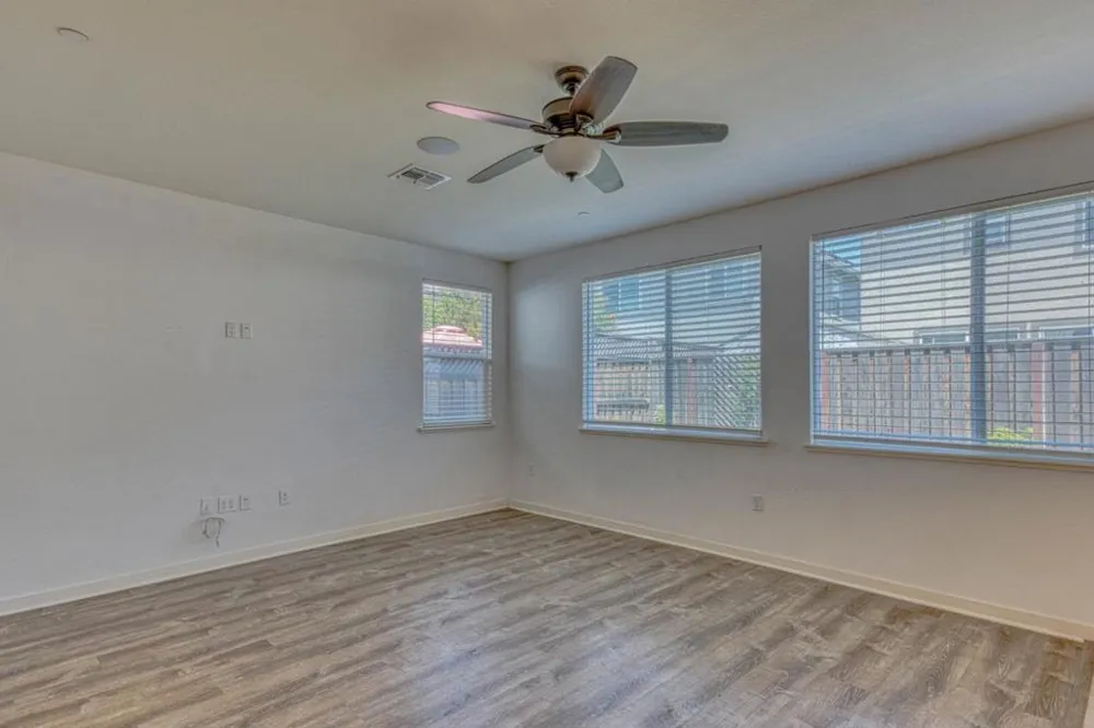 271 Lamplighter Lane Hollister, CA 95023
