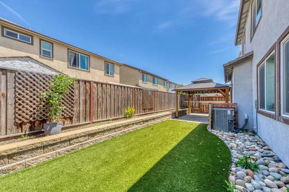271 Lamplighter Lane Hollister, CA 95023