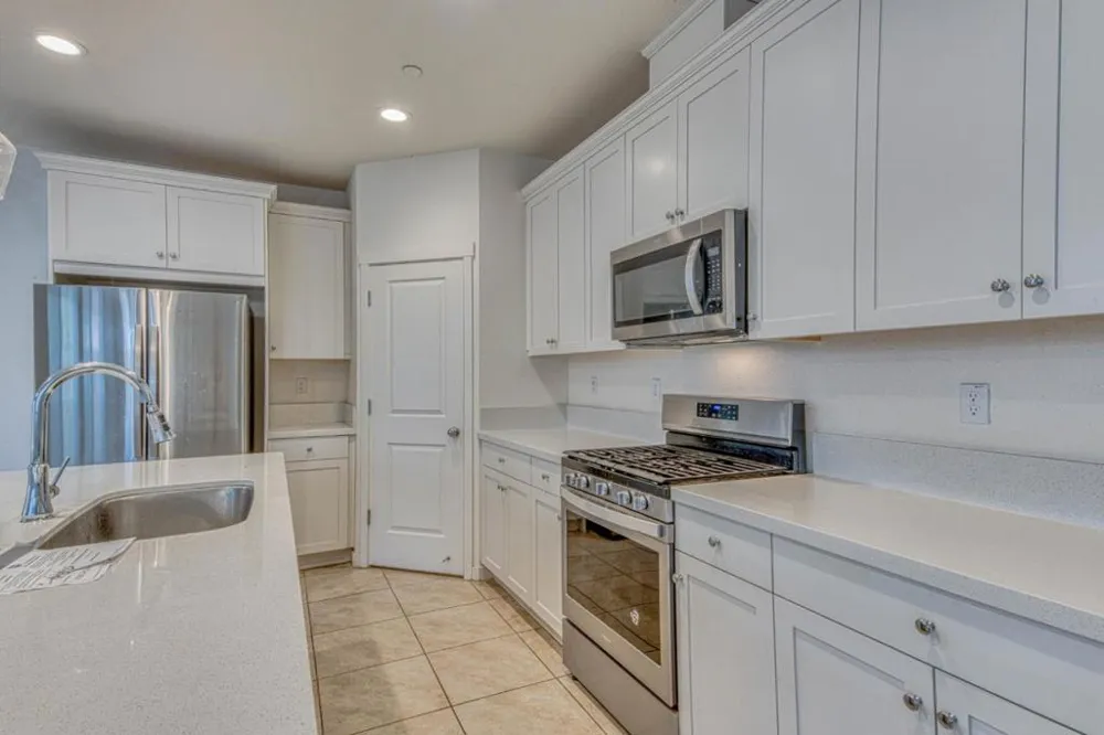 271 Lamplighter Lane Hollister, CA 95023