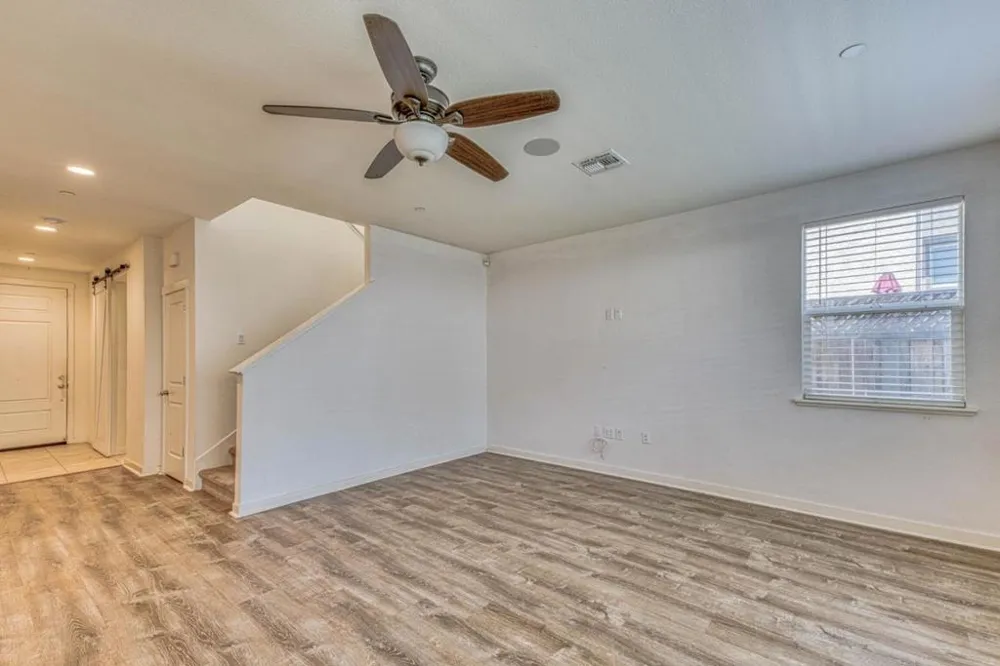 271 Lamplighter Lane Hollister, CA 95023