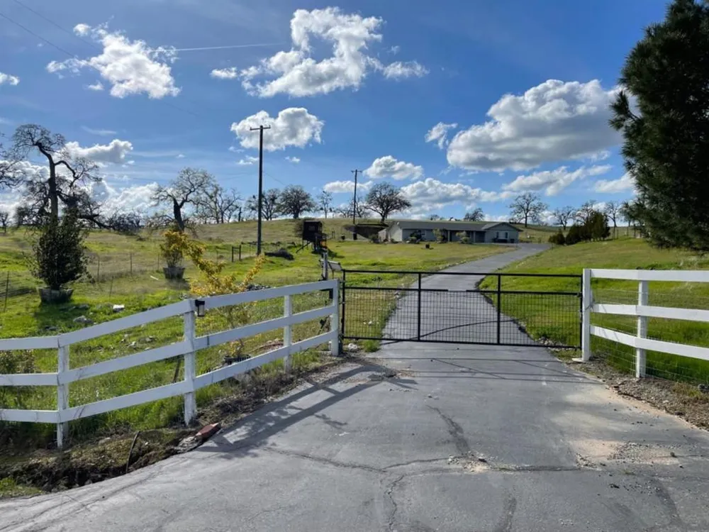 10383 Jalapa Way La Grange, CA 95329