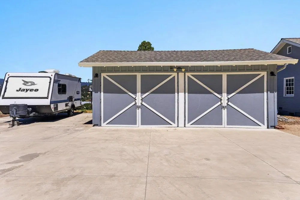 75 Skylark Lane Watsonville, CA 95076
