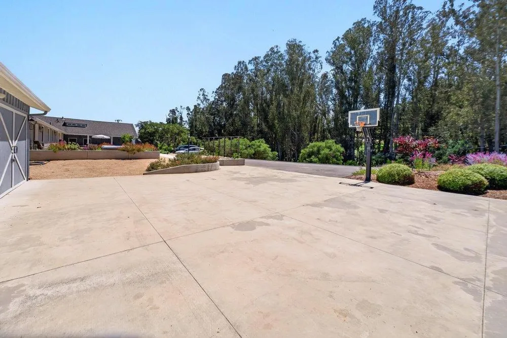 75 Skylark Lane Watsonville, CA 95076