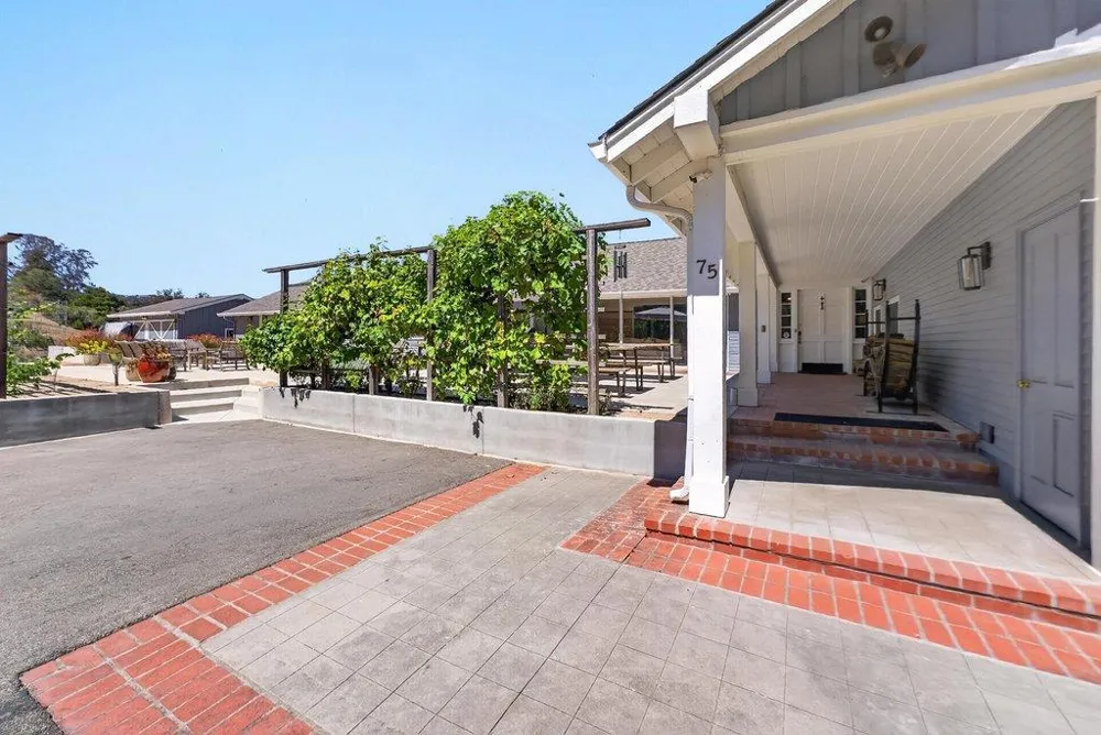 75 Skylark Lane Watsonville, CA 95076