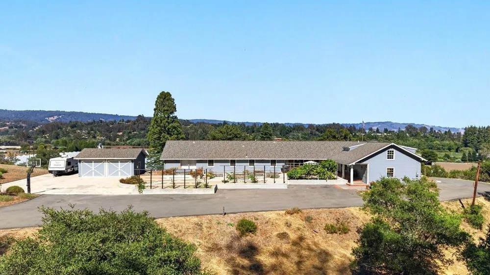 75 Skylark Lane Watsonville, CA 95076
