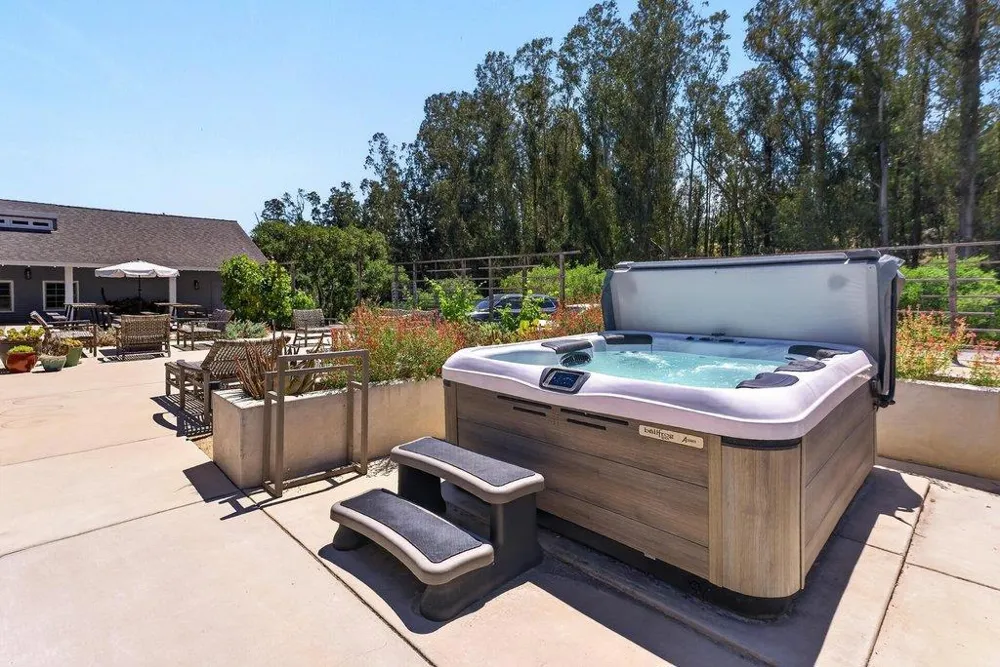 75 Skylark Lane Watsonville, CA 95076