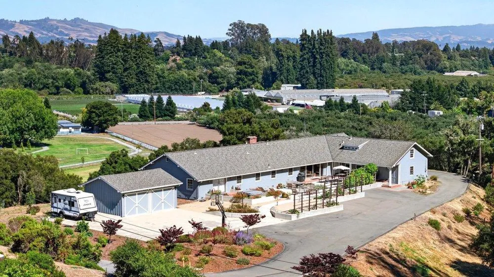 75 Skylark Lane Watsonville, CA 95076