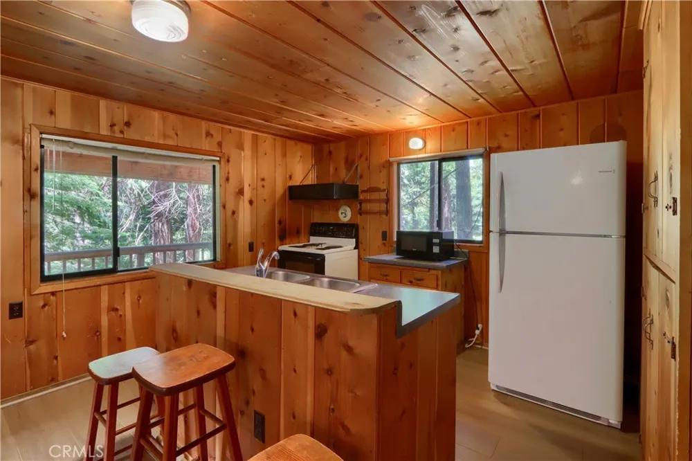 7771 White Chief Mountain Fish Camp, CA 93623