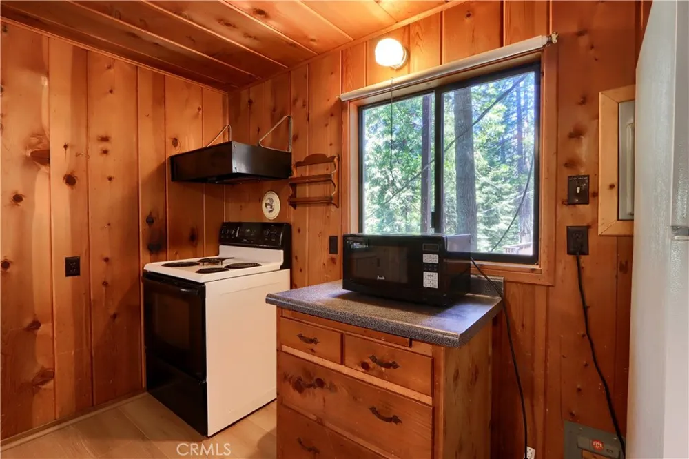 7771 White Chief Mountain Fish Camp, CA 93623
