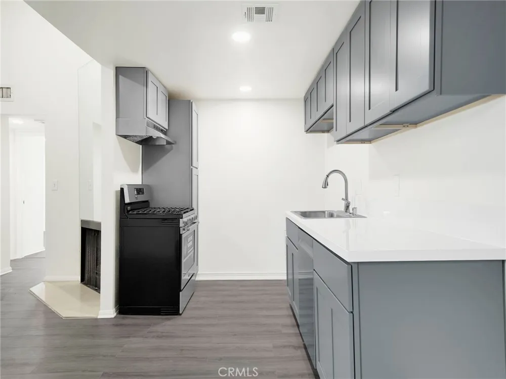 9038 Orion Avenue #209 North Hills, CA 91343