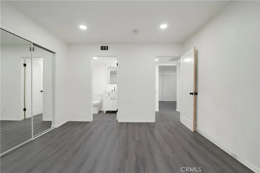 9038 Orion Avenue #209 North Hills, CA 91343