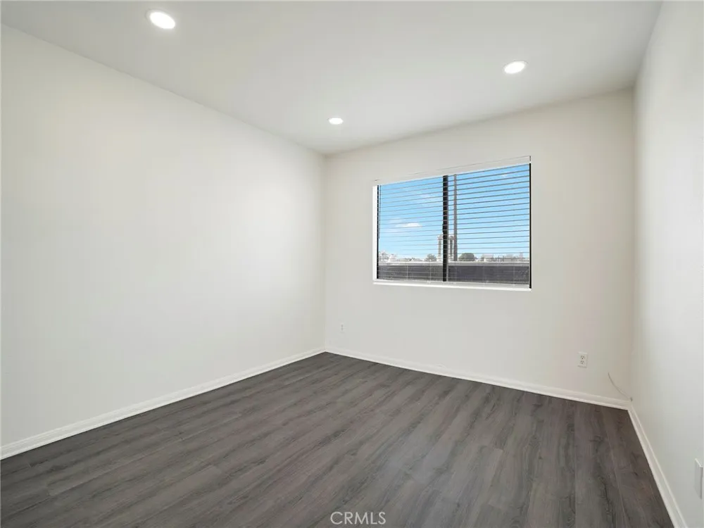 9038 Orion Avenue #209 North Hills, CA 91343