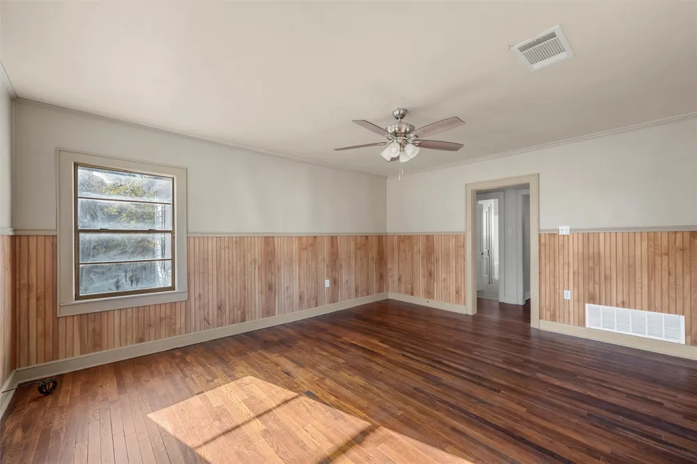 403 S 5th Street Rosebud, TX 76570