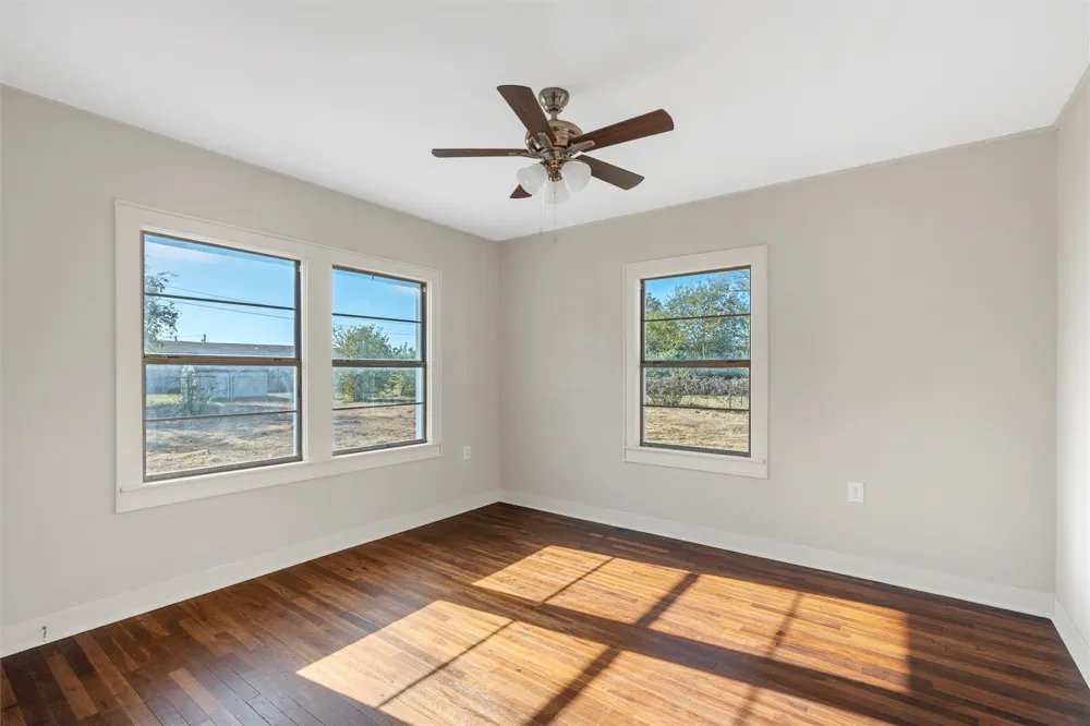 403 S 5th Street Rosebud, TX 76570
